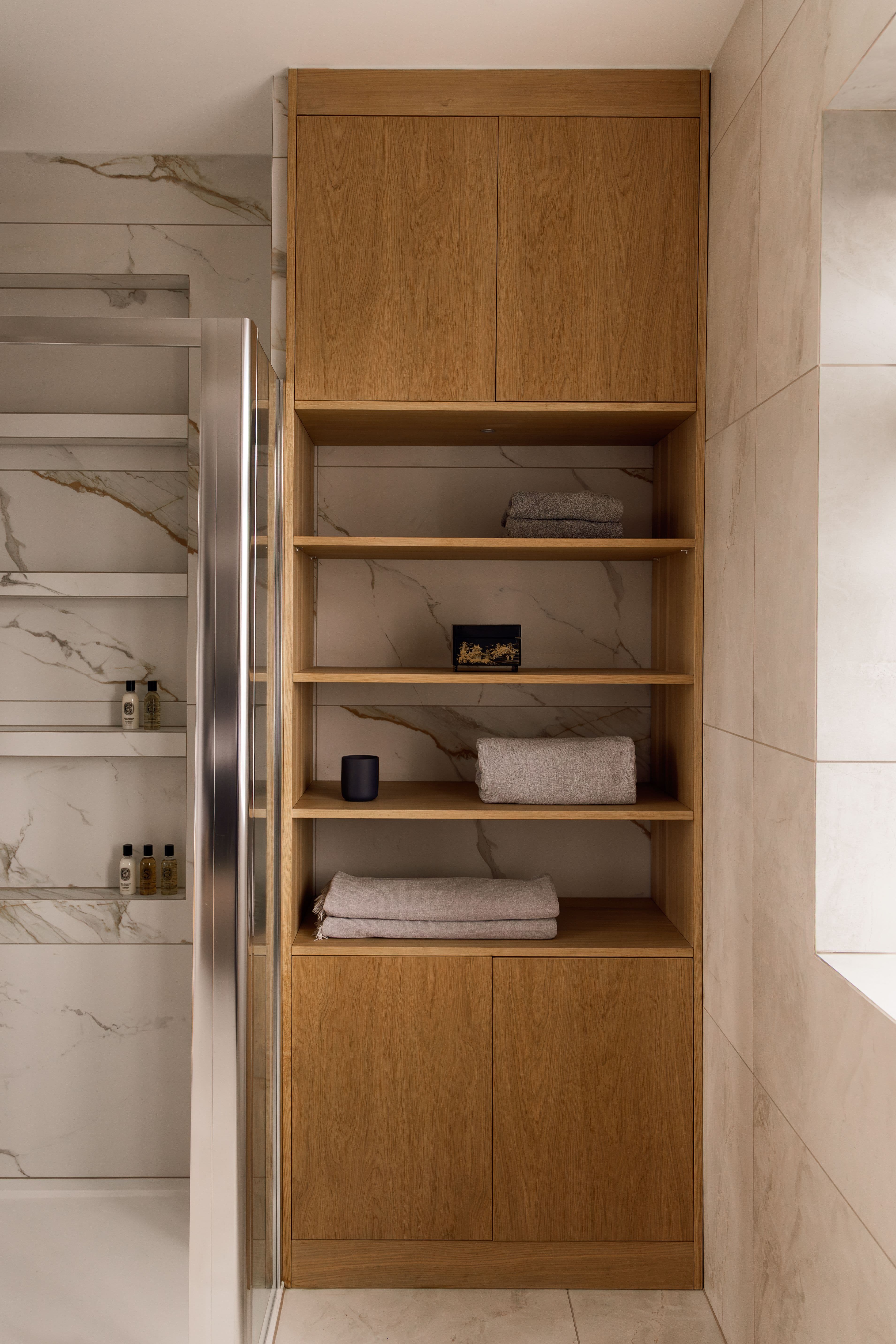 Guest en-suite bathroom, London - image 8