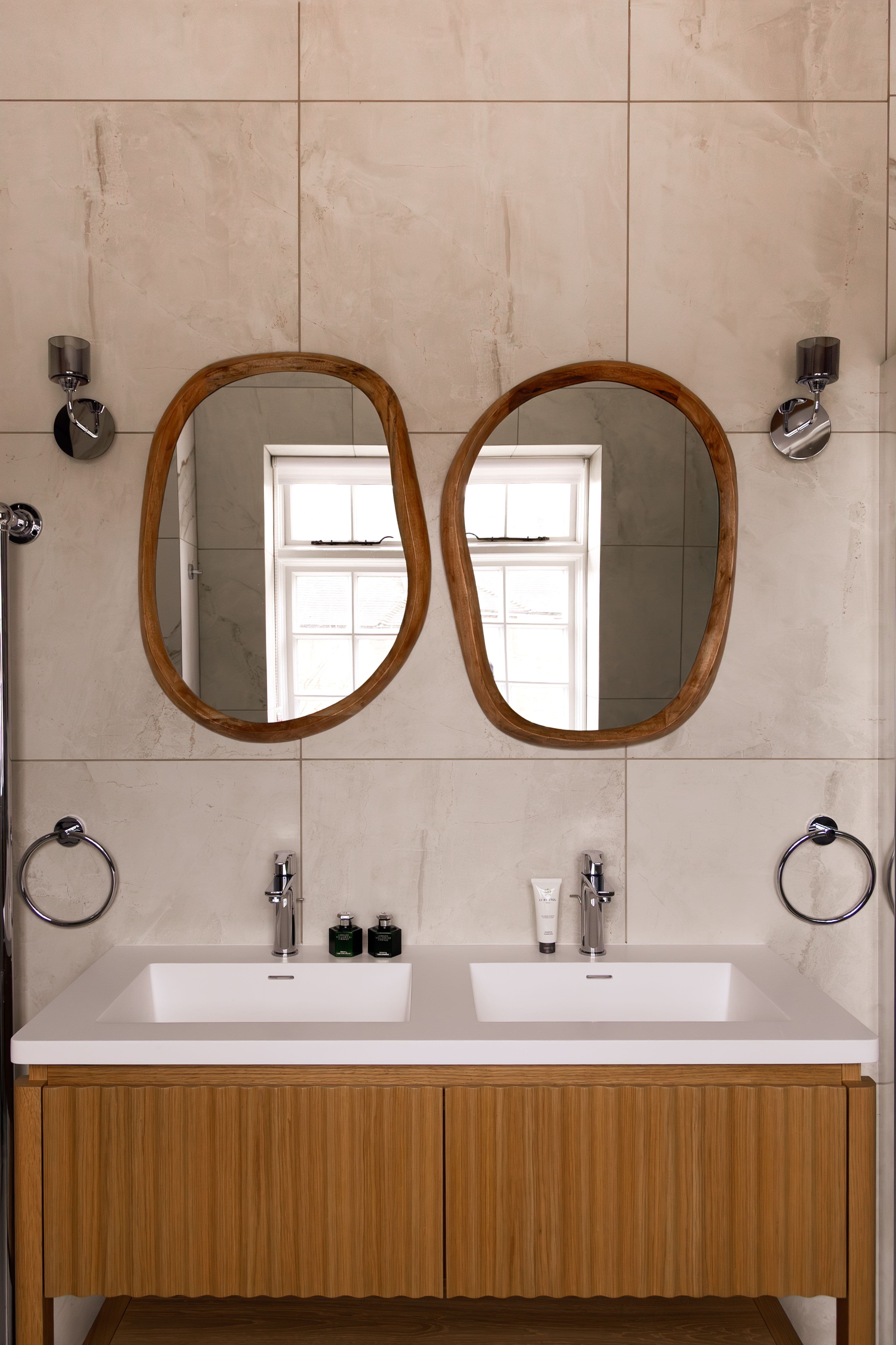 Guest en-suite bathroom, London - image 3