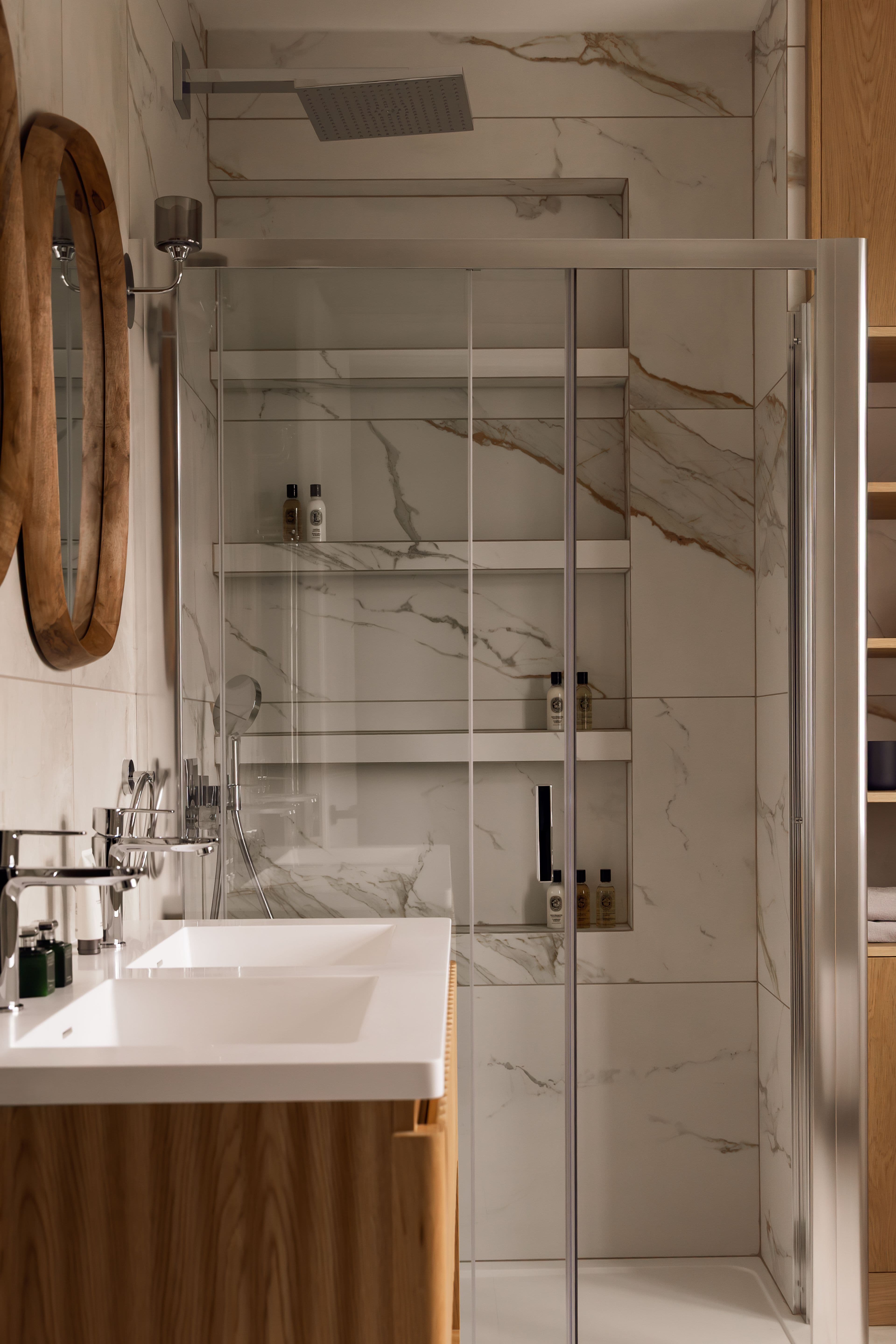 Guest en-suite bathroom, London - image 1