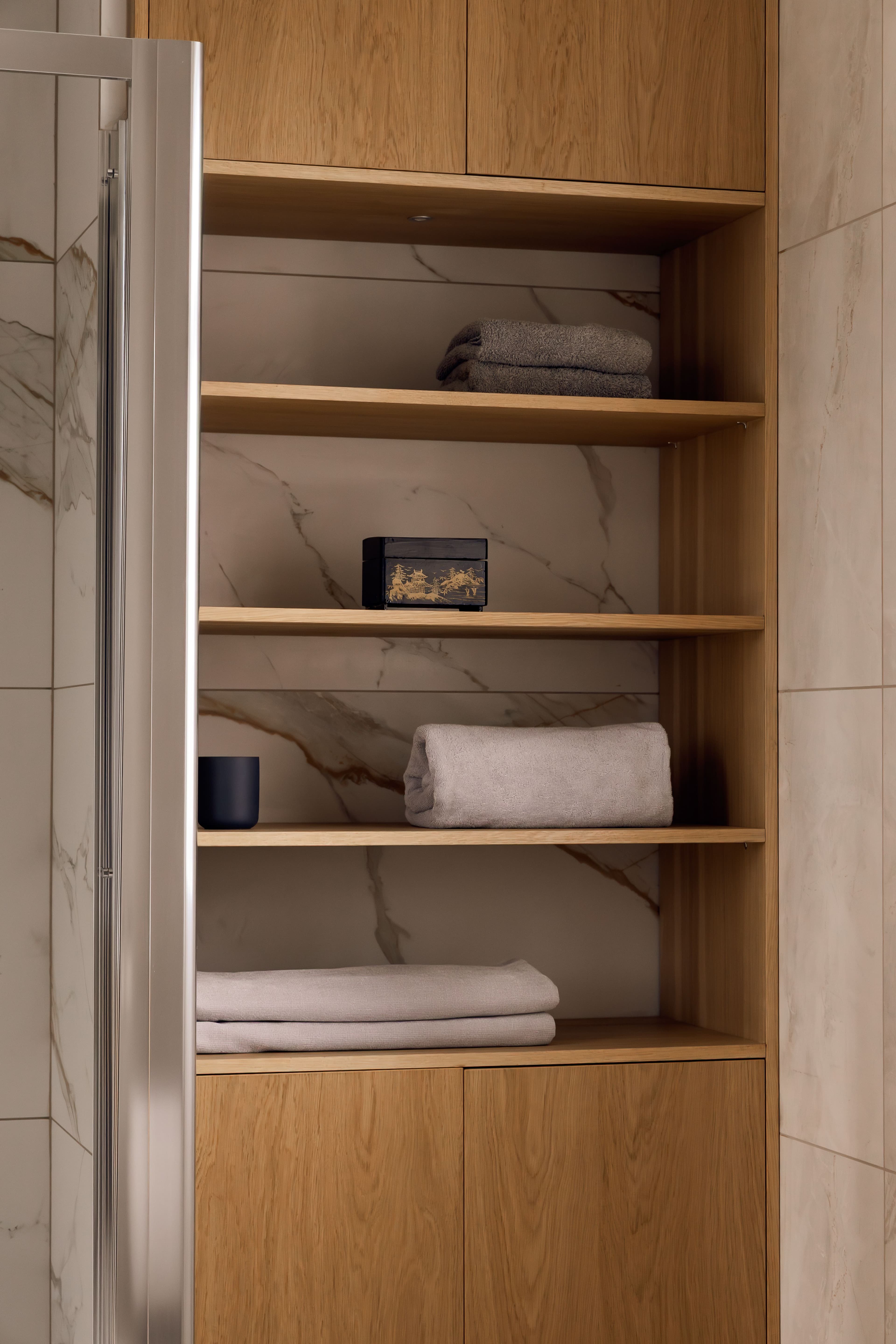 Guest en-suite bathroom, London - image 4