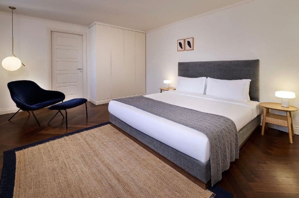 Roseate Hotel Reading - image 4